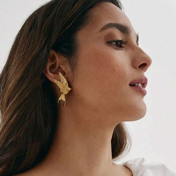 Gold bird stud earrings A159 - Picture 1 of 5